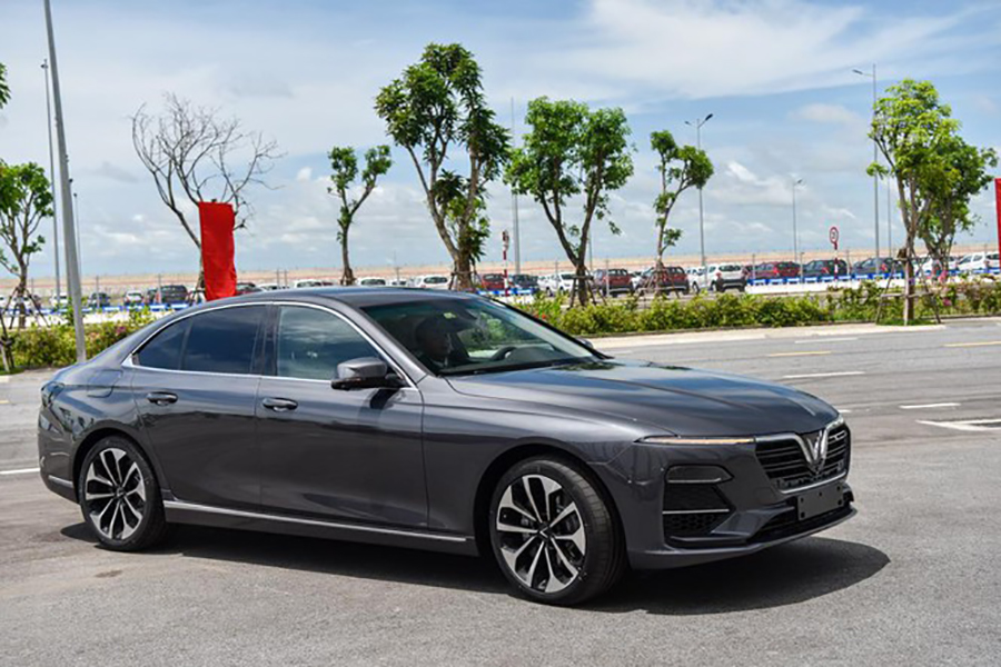 Bóc mẽ sự thật vì sao nhiều người việt ĐẶT GẠCH mua xe VinFast Lux A2.0?