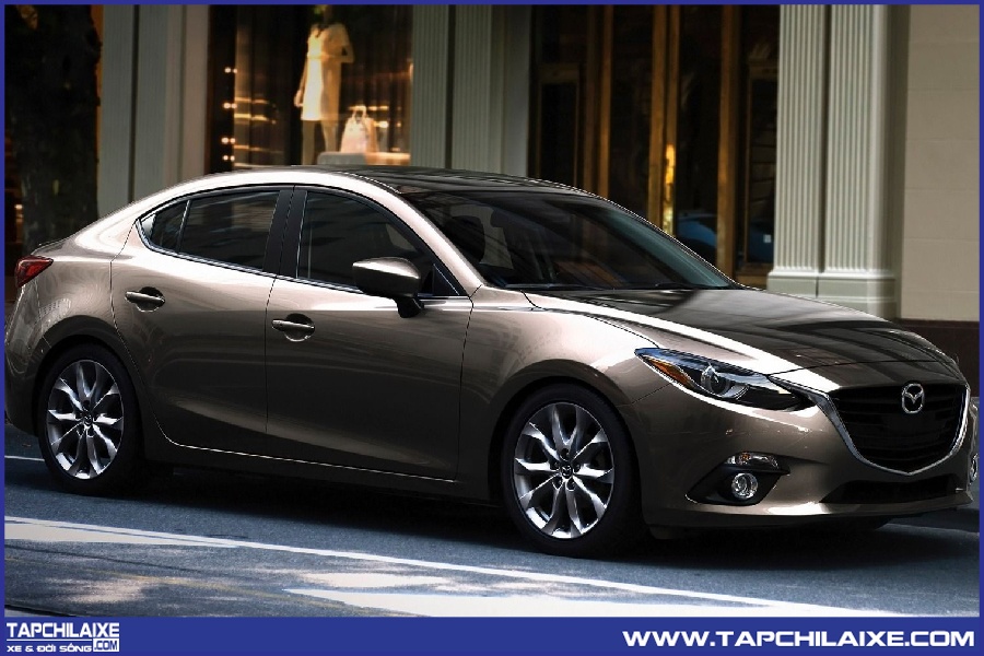 Mazda 3 màu nâu đất