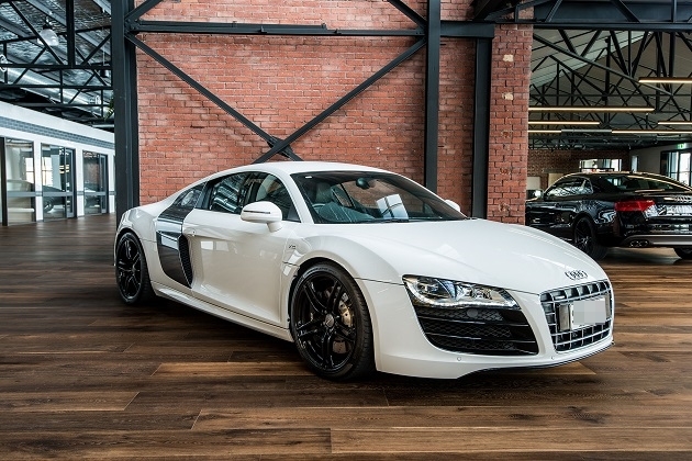 Audi R8 V10