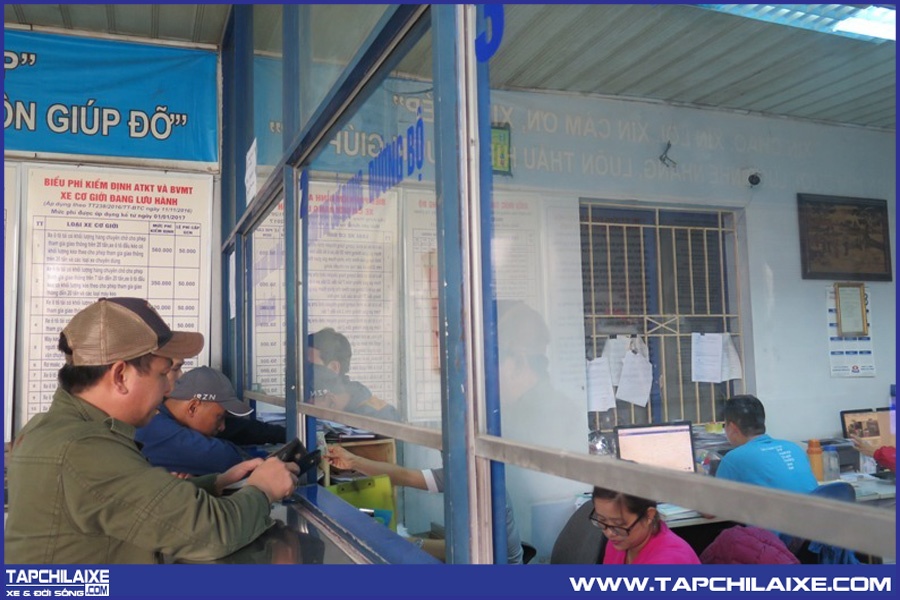 Đóng phí đăng kiểm