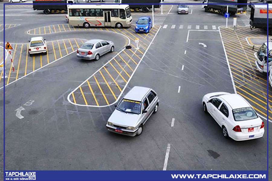 học lái xe ô tô trên mạng