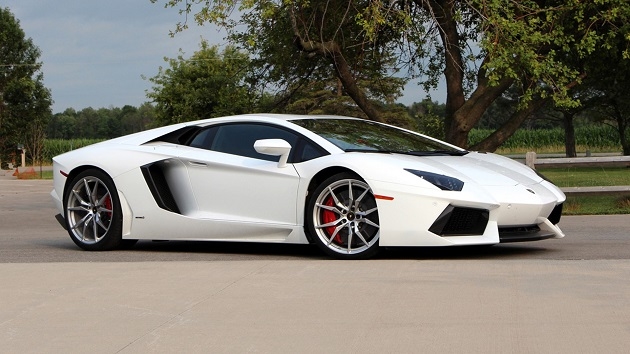 Lamborghini Aventador LP 700-4