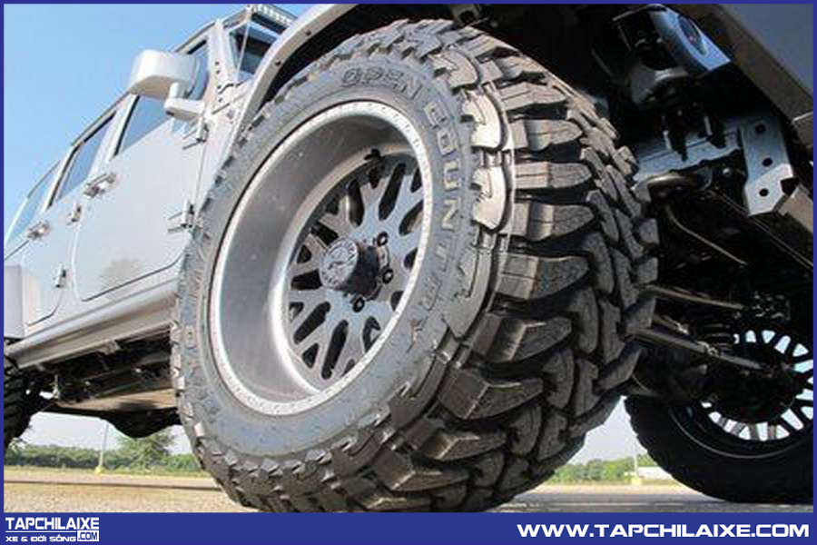 Lốp xe rãnh vẩu