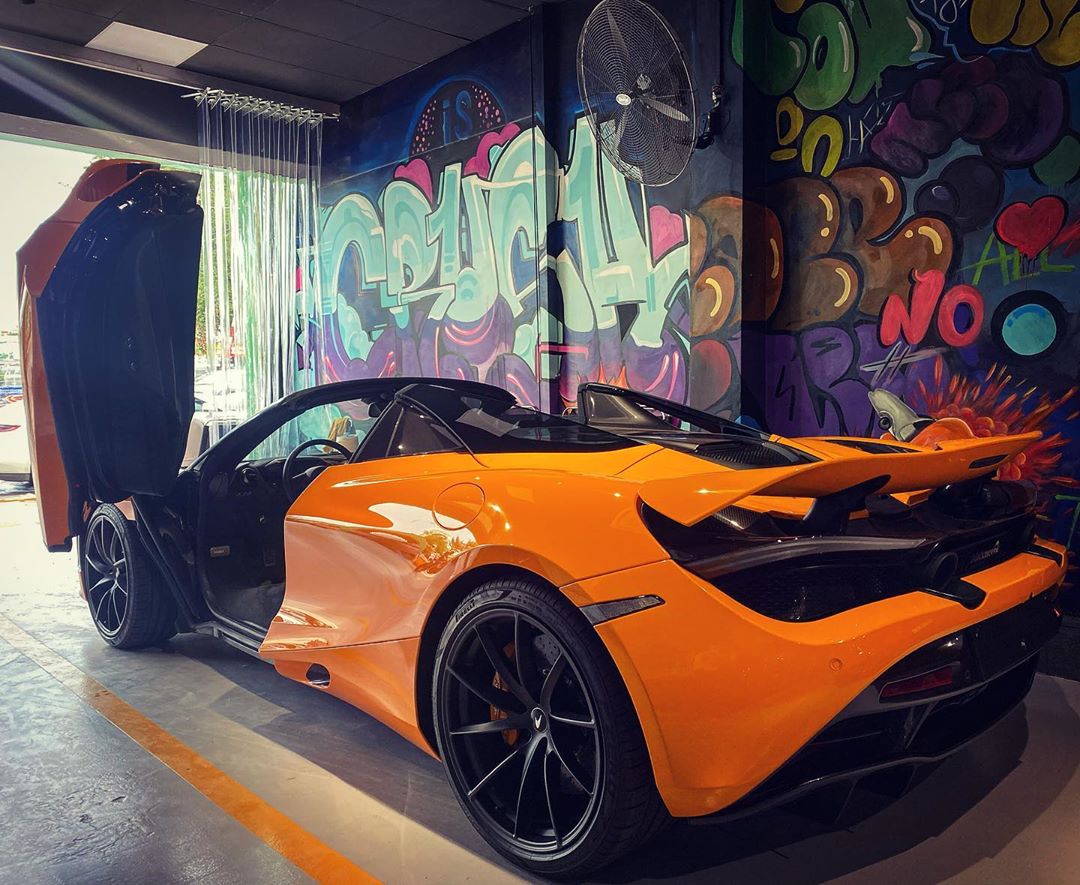 Hai chiếc McLaren 720S Coupe hiện đang có mặt tại Việt Nam