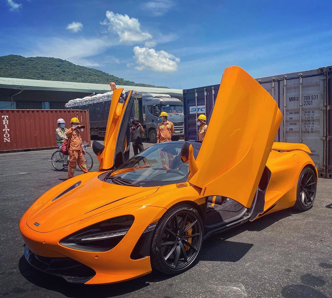 Hai chiếc McLaren 720S Coupe hiện đang có mặt tại Việt Nam