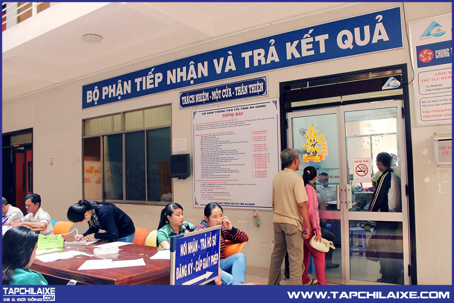 Nộp bản chính các hồ sơ cần thiết