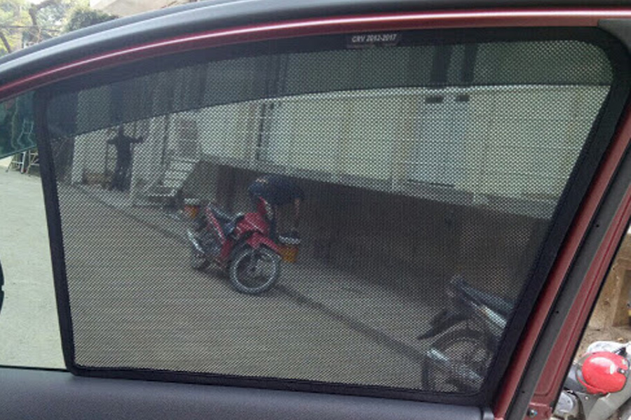 Rèm cuốn che nắng xe ô tô