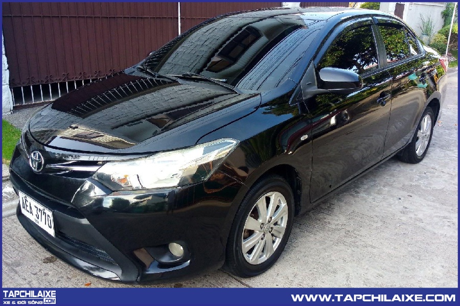 Toyota Vios đen